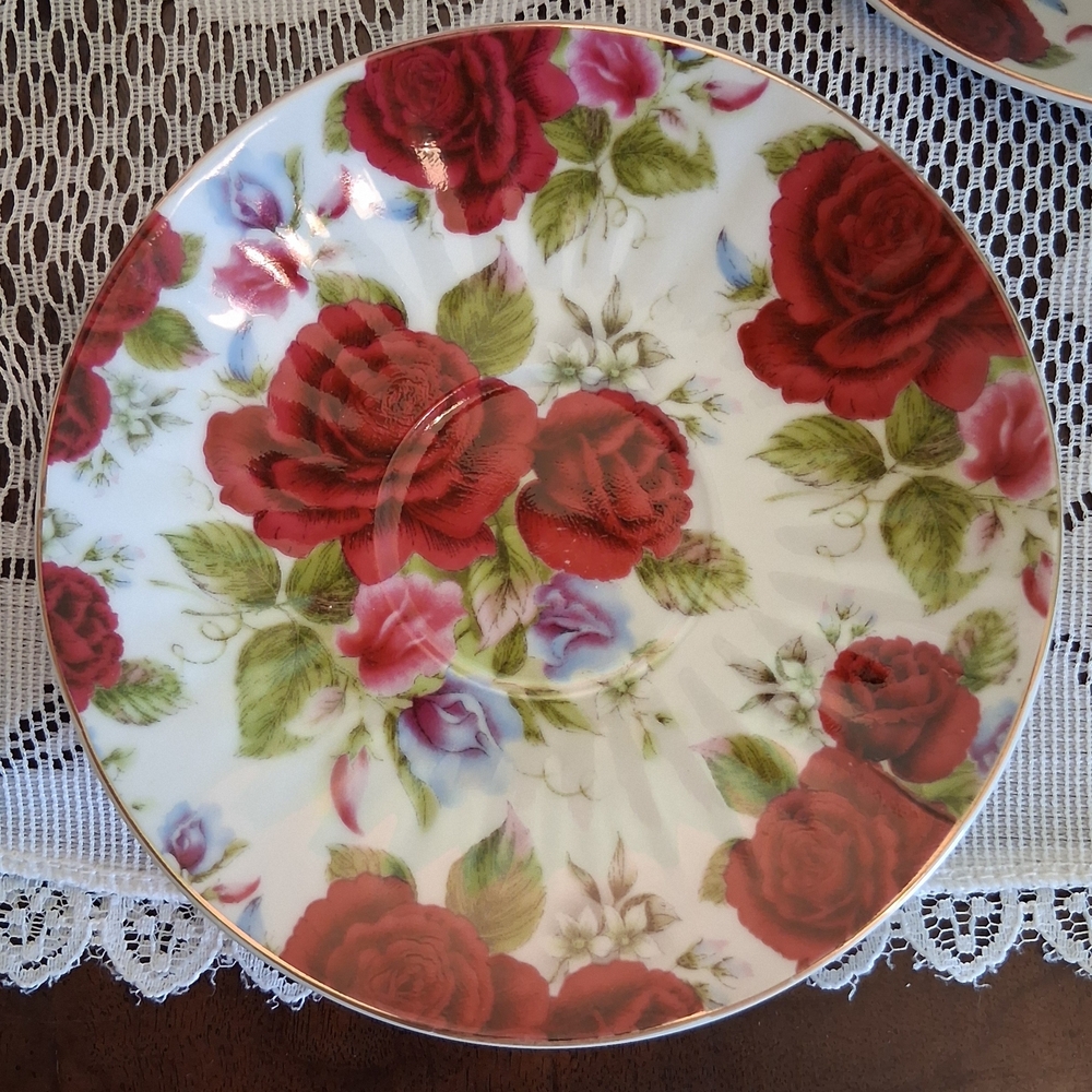 17 Pc Floral Tea Set with Red Roses - Picture 16 of 16